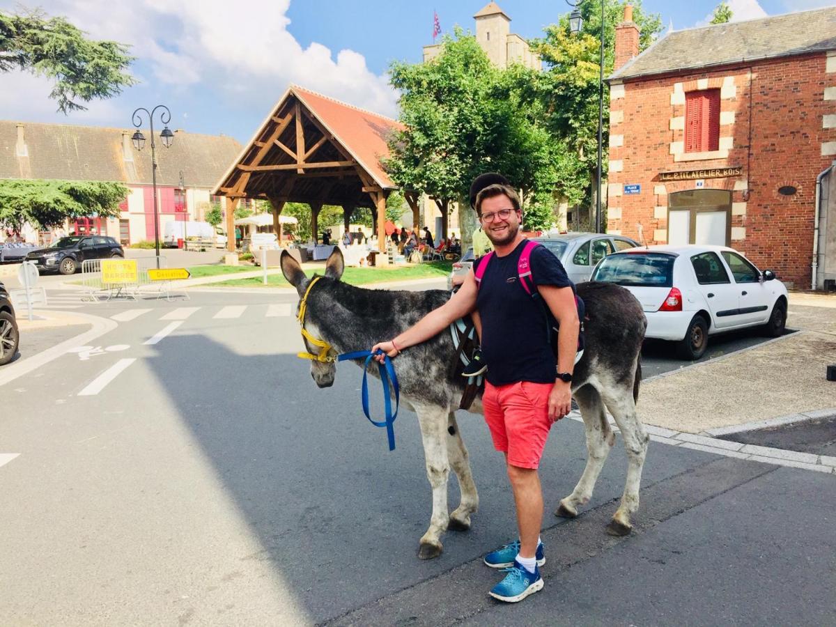 Les Maitres Sonneurs Bed and Breakfast Huriel Εξωτερικό φωτογραφία